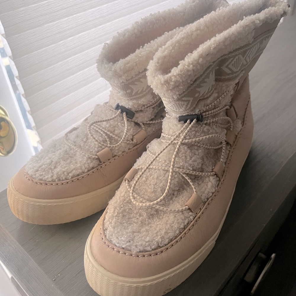 Toms Winter Boots